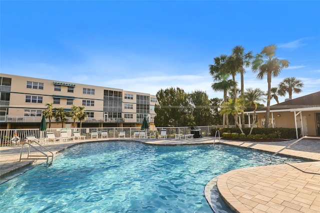 6450 Shoreline Dr Unit 9202, Saint Petersburg, FL 33708 - community pool with a patio area