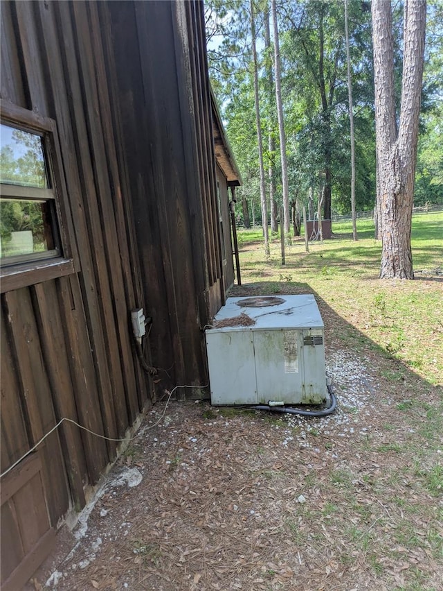 2833 SW Wilson Springs Rd, Fort White, FL 32038 - exterior view of a cooling unit