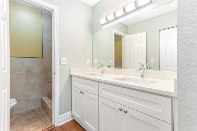 4117 Daventry Ln, Palm Harbor, FL 34685 - full bath featuring double vanity and toilet