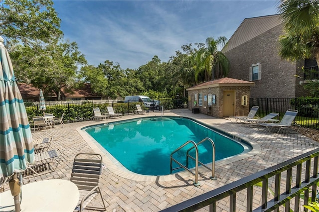 4117 Daventry Ln, Palm Harbor, FL 34685 - community pool with a patio