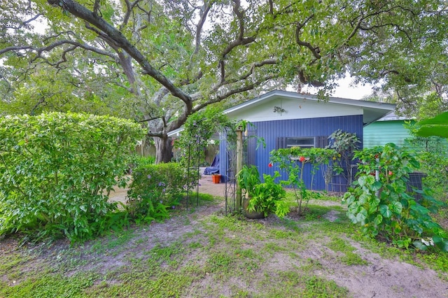 1708 Pond Lake Dr, Tampa, FL 33612 - view of yard