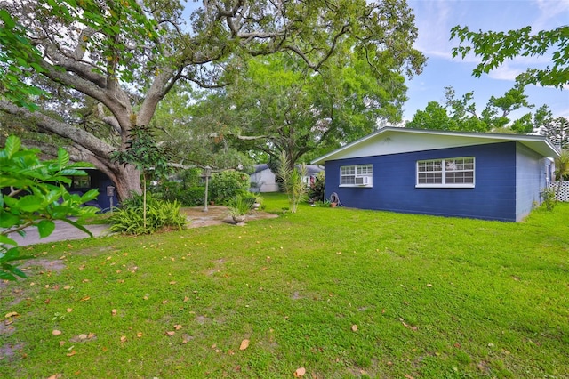 1708 Pond Lake Dr, Tampa, FL 33612 - view of grassy yard