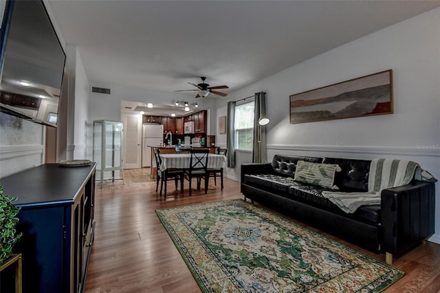 8304 Bardmoor Blvd Unit 206, Seminole, FL 33777 - photo 2