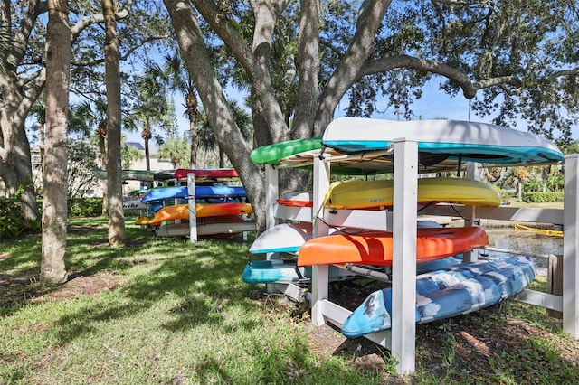 358 Moorings Cove Dr Unit 4B, Tarpon Springs, FL 34689 - view of grassy yard