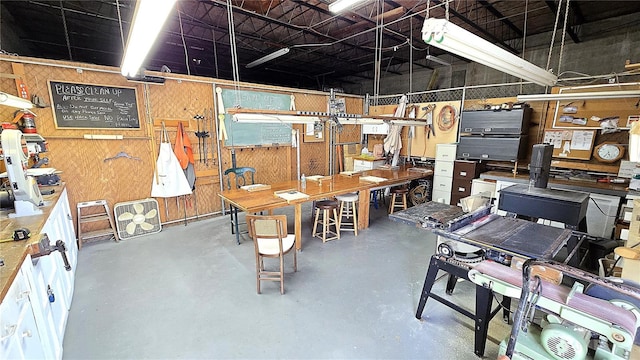 4359 Tahitian Gardens Cir Unit A, Holiday, FL 34691 - garage with a workshop area