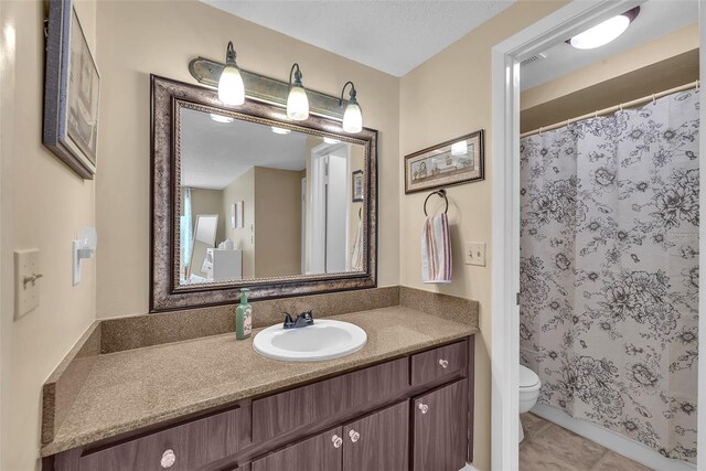 617 Valley Hill Dr, Brandon, FL 33510 - full bath featuring vanity and a shower with curtain