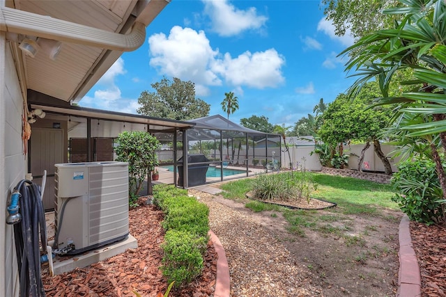 617 Valley Hill Dr, Brandon, FL 33510 - fenced backyard with a lanai