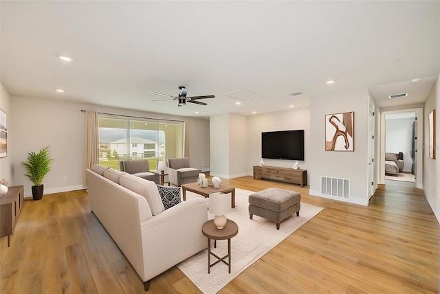 8717 Sanders Tree Loop, Wesley Chapel, FL 33545 - living area featuring ceiling fan, light wood-type flooring, and recessed lighting