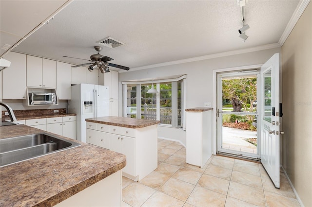 5564 46th Ave N, Kenneth City, FL 33709 - photo 4