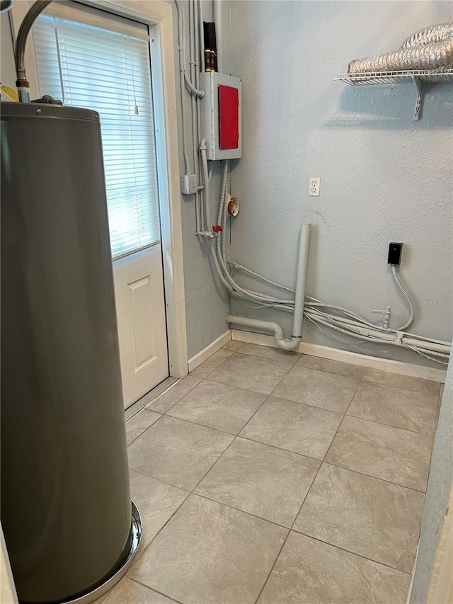 7026 20th St N, Saint Petersburg, FL 33702 - utility room featuring water heater