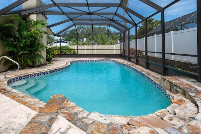 2421 Eagle Chase Dr, Palm Harbor, FL 34683 - view of pool with a fenced backyard and a lanai