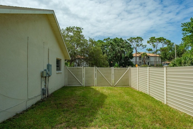 2421 Eagle Chase Dr, Palm Harbor, FL 34683 - view of yard