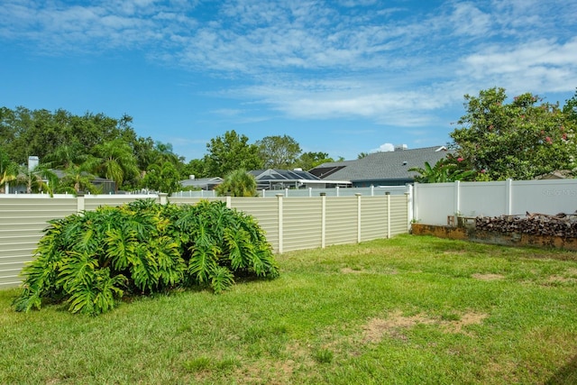 2421 Eagle Chase Dr, Palm Harbor, FL 34683 - view of fenced backyard