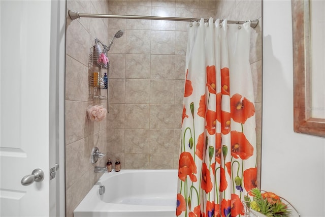 289 Siesta Vista Ct, Davenport, FL 33896 - bathroom featuring shower / tub combo