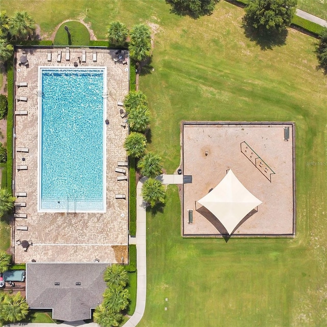 356 Irving Bend Dr, Groveland, FL 34736 - aerial view of a pool area