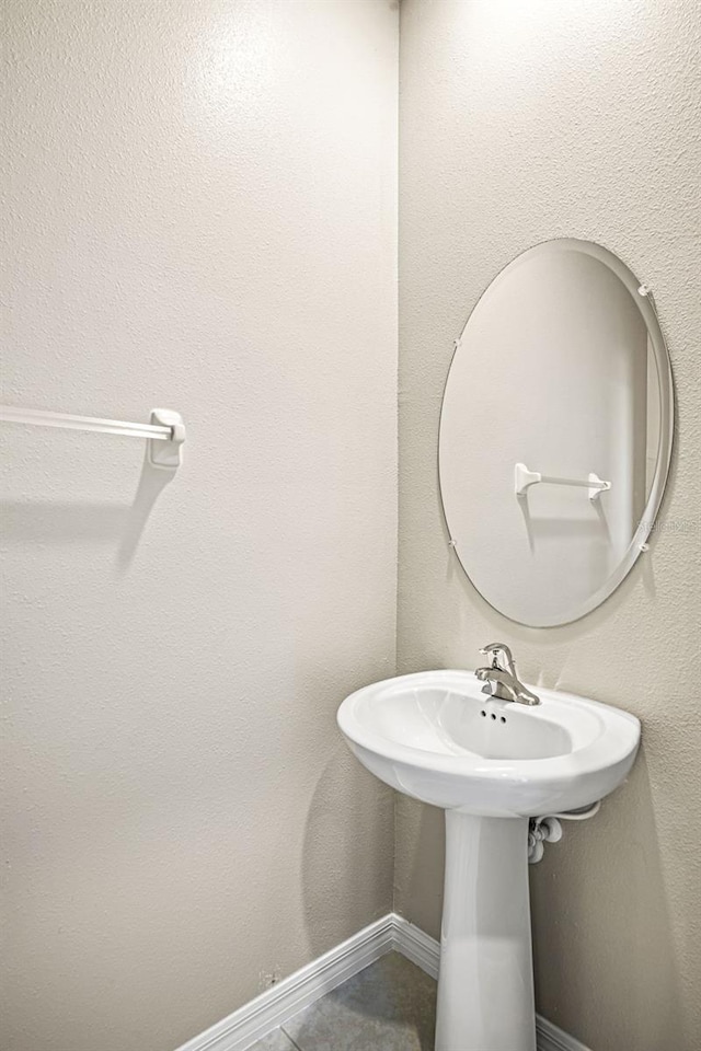 31945 Blue Passing Loop, Wesley Chapel, FL 33545 - bathroom with baseboards