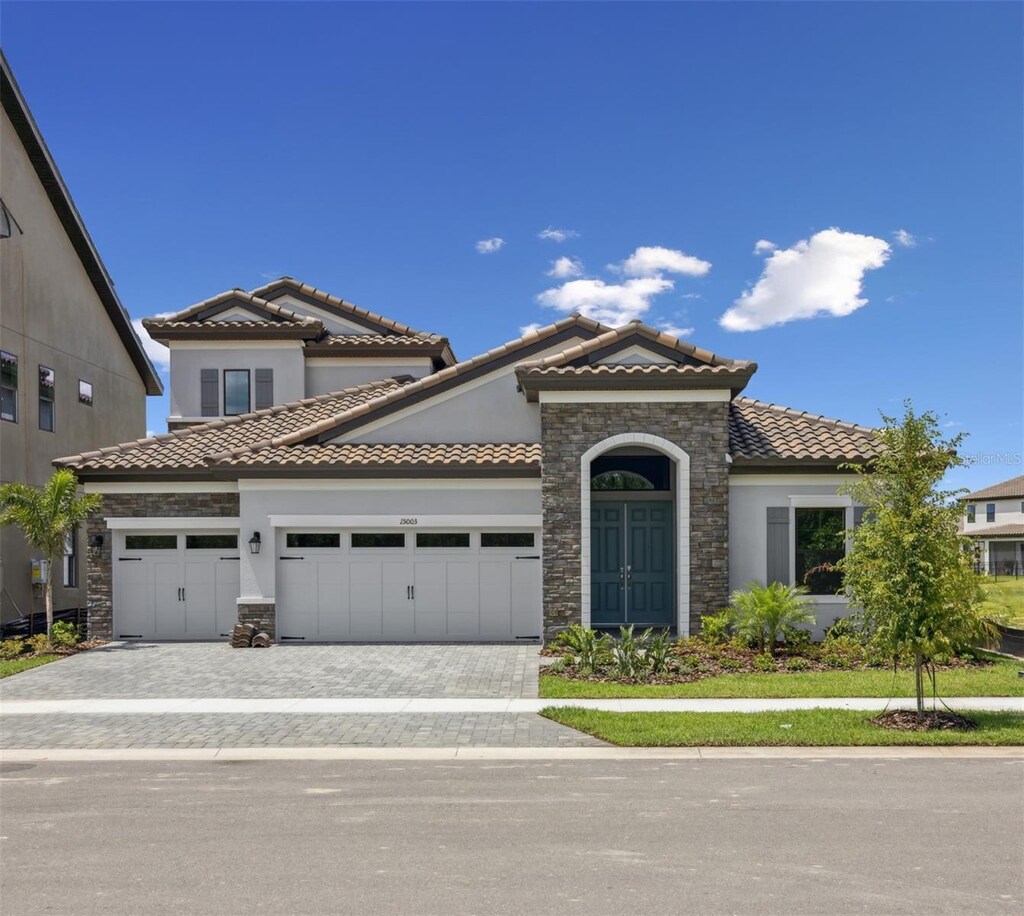 15003 Rider Pass Dr, Lithia, FL 33547 - photo 1