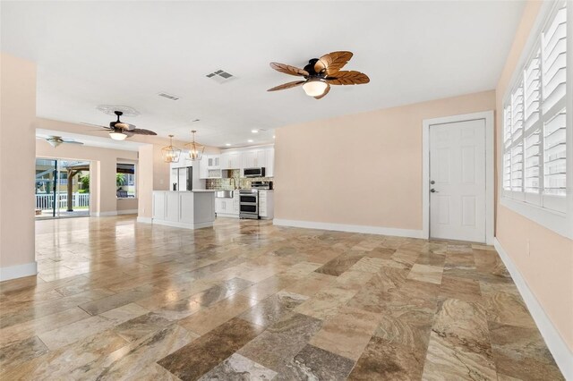 325 W Martin Luther King Jr Dr, Tarpon Springs, FL 34689 - photo 7