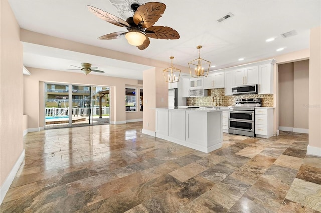 325 W Martin Luther King Jr Dr, Tarpon Springs, FL 34689 - photo 8