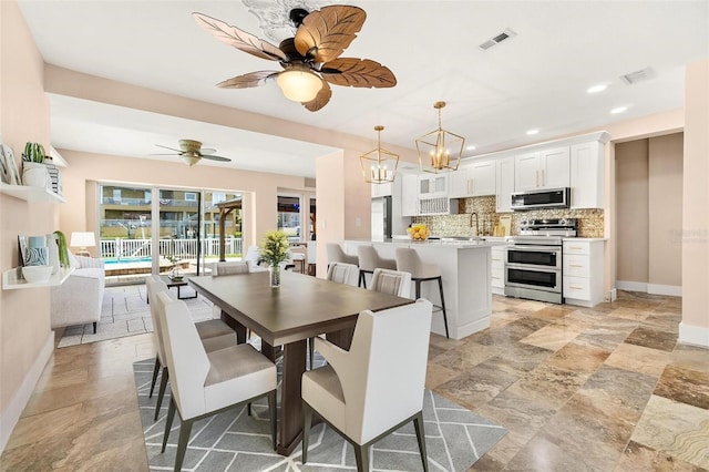 325 W Martin Luther King Jr Dr, Tarpon Springs, FL 34689 - photo 16
