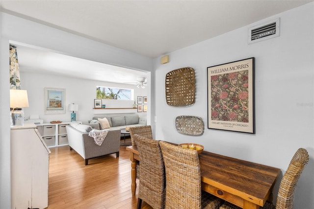 7950 Causeway Blvd N, Saint Petersburg, FL 33707 - living area featuring light wood-type flooring and ceiling fan