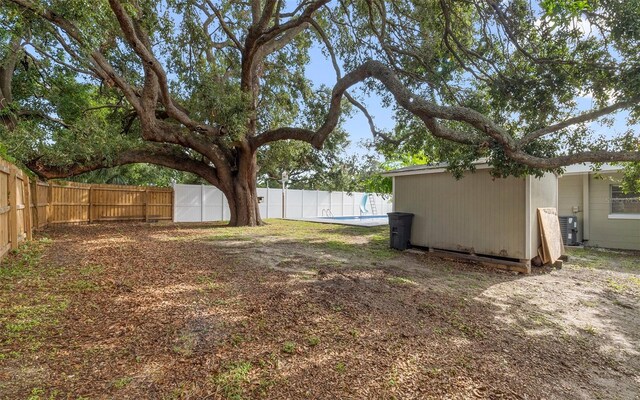 2614 W Idlewild Ave, Tampa, FL 33614 - view of fenced backyard