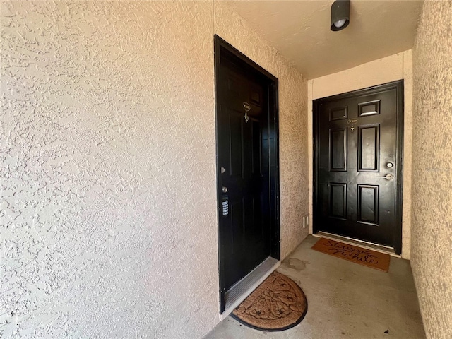 2400 Feather Sound Dr Unit 935, Clearwater, FL 33762 - entrance to property with stucco siding