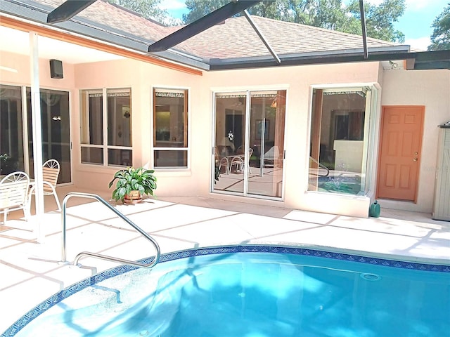 3740 Emerald Ln, Mulberry, FL 33860 - swimming pool with a patio