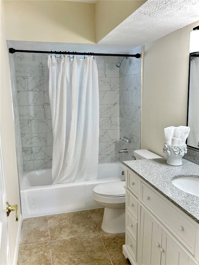 17017 Paula Ln, Lutz, FL 33558 - full bathroom featuring shower / bath combo with shower curtain, vanity, and a textured ceiling