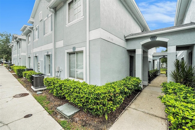 7135 Waterside Dr, Tampa, FL 33617 - photo 1