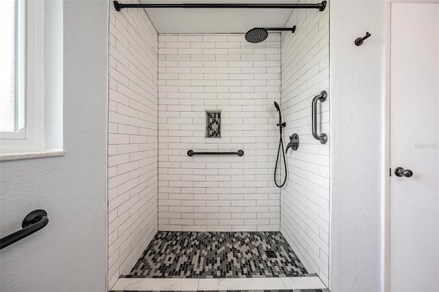 1328 Glenview Ln, Lakeland, FL 33813 - bathroom featuring a shower stall