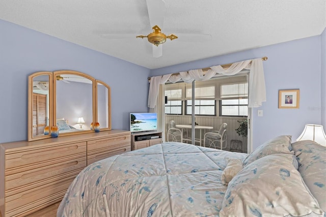 630 Windrush Bay Dr Unit 630, Tarpon Springs, FL 34689 - bedroom with a textured ceiling