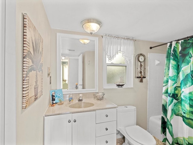 464 N Paula Dr Unit 106, Dunedin, FL 34698 - full bathroom with vanity and shower / bath combo