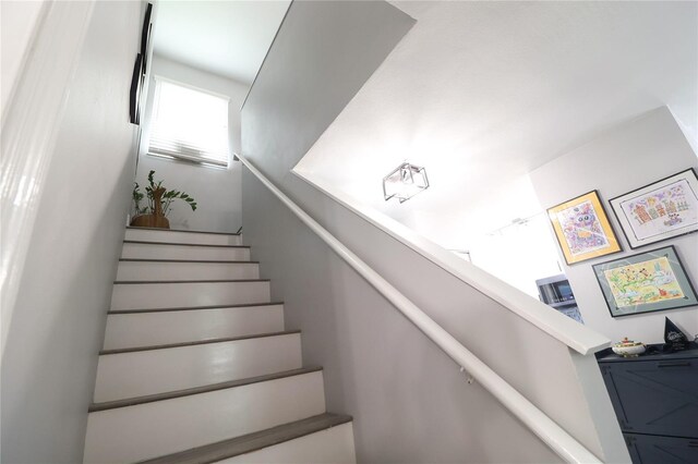 72 Pine Island Cir, Kissimmee, FL 34743 - view of stairway