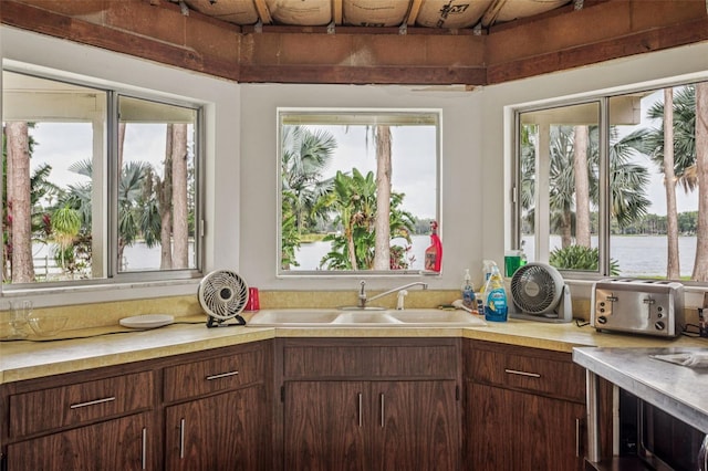 19410 N 41st Hwy, Lutz, FL 33548 - kitchen with light countertops and a water view