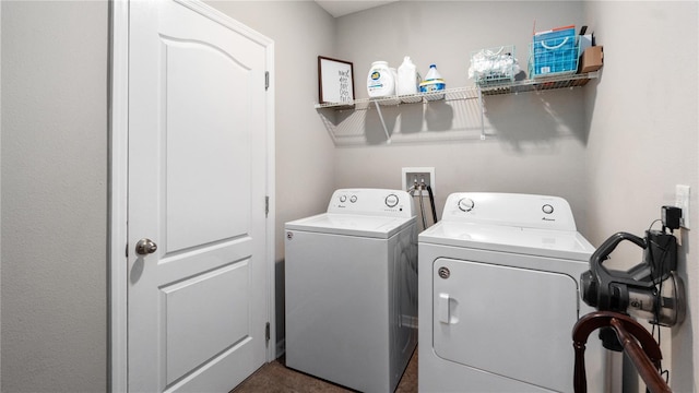 14317 Italia Dr, Wimauma, FL 33598 - laundry area featuring washing machine and dryer