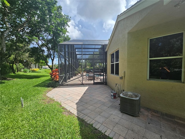 6900 Molakai Cir, Boynton Beach, FL 33437 - view of patio with a lanai and a pool
