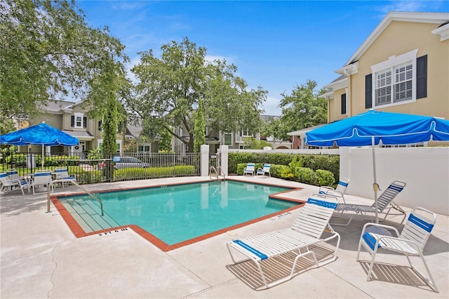305 Sea Island Way, Tampa, FL 33602 - community pool with a patio