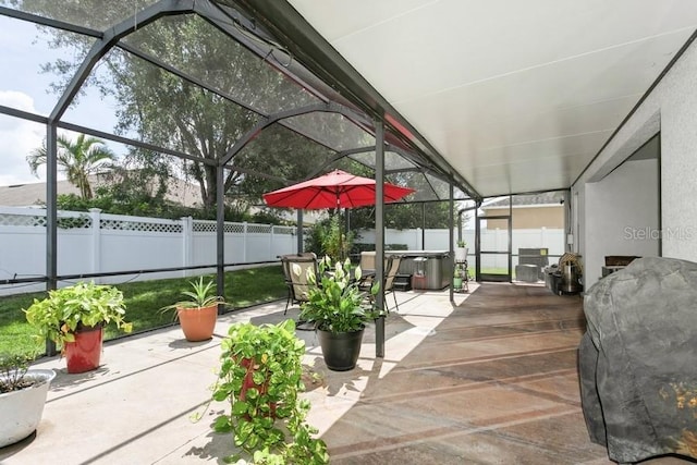 2639 Yukon Cliff Dr, Ruskin, FL 33570 - sunroom with a hot tub and healthy amount of natural light