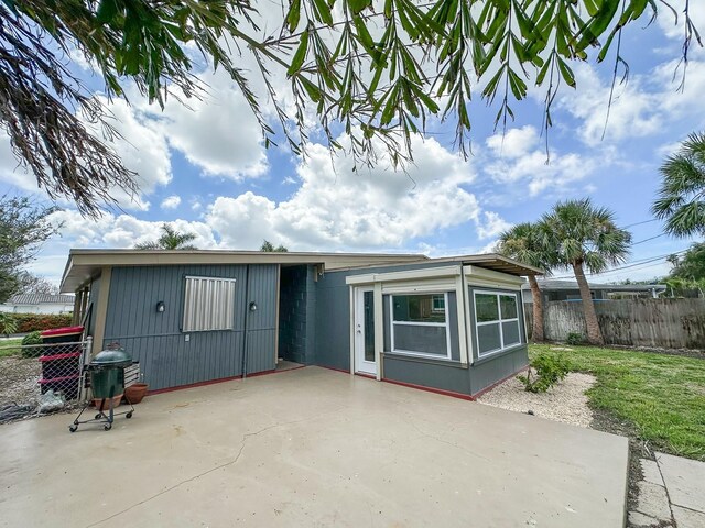 1431 Island Dr S, South Pasadena, FL 33707 - view of front of house featuring a patio