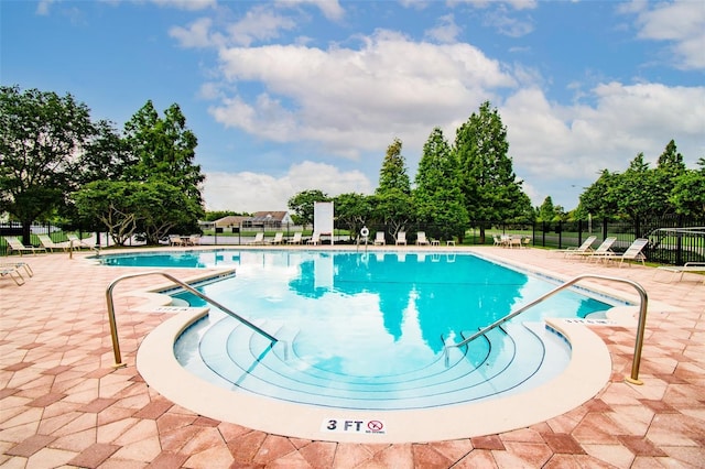 5112 Prairie View Way, Wesley Chapel, FL 33545 - community pool with a patio area