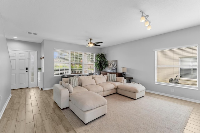 24934 Oakhaven Ct, Lutz, FL 33559 - photo 2