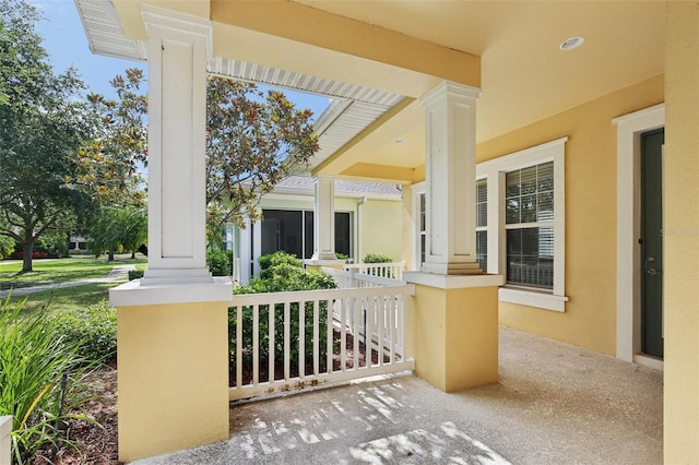 221 Sunset Crest Ct, Apollo Beach, FL 33572 - view of porch
