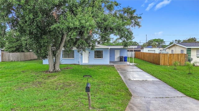 6228 Florida Cir W, Apollo Beach, FL 33572 - view of front of property with concrete driveway