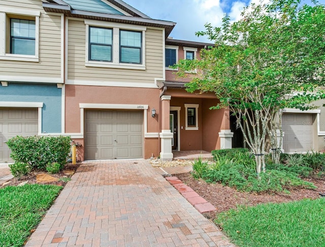 16926 Red Brick Ln, Land O Lakes, FL 34638 - photo 1