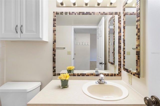 2231 Utopian Dr E Unit 307, Clearwater, FL 33763 - bathroom with vanity