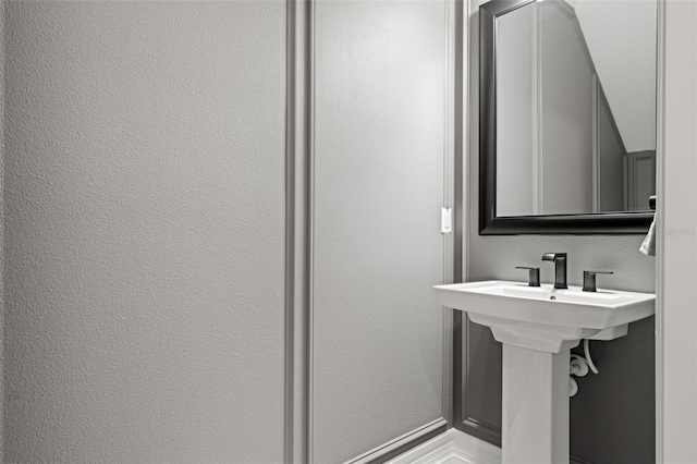 7819 Notched Pine Bnd, Wesley Chapel, FL 33545 - view of bathroom