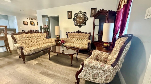 2813 W Kenmore Ave, Tampa, FL 33614 - living area featuring baseboards