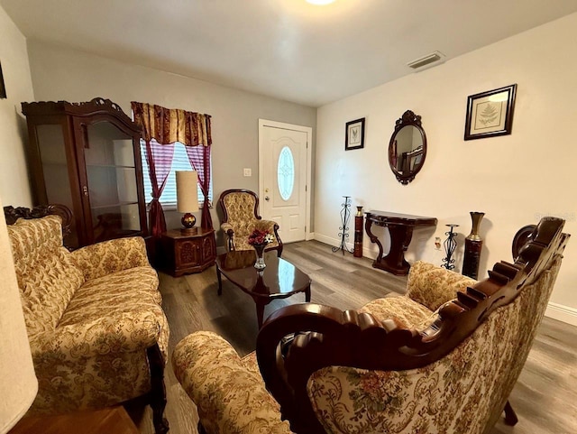2813 W Kenmore Ave, Tampa, FL 33614 - living area featuring wood finished floors