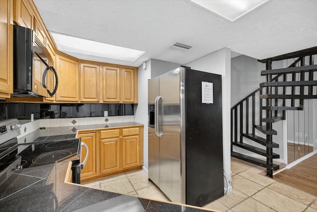 417 Somerset Ln, Palm Harbor, FL 34684 - photo 17